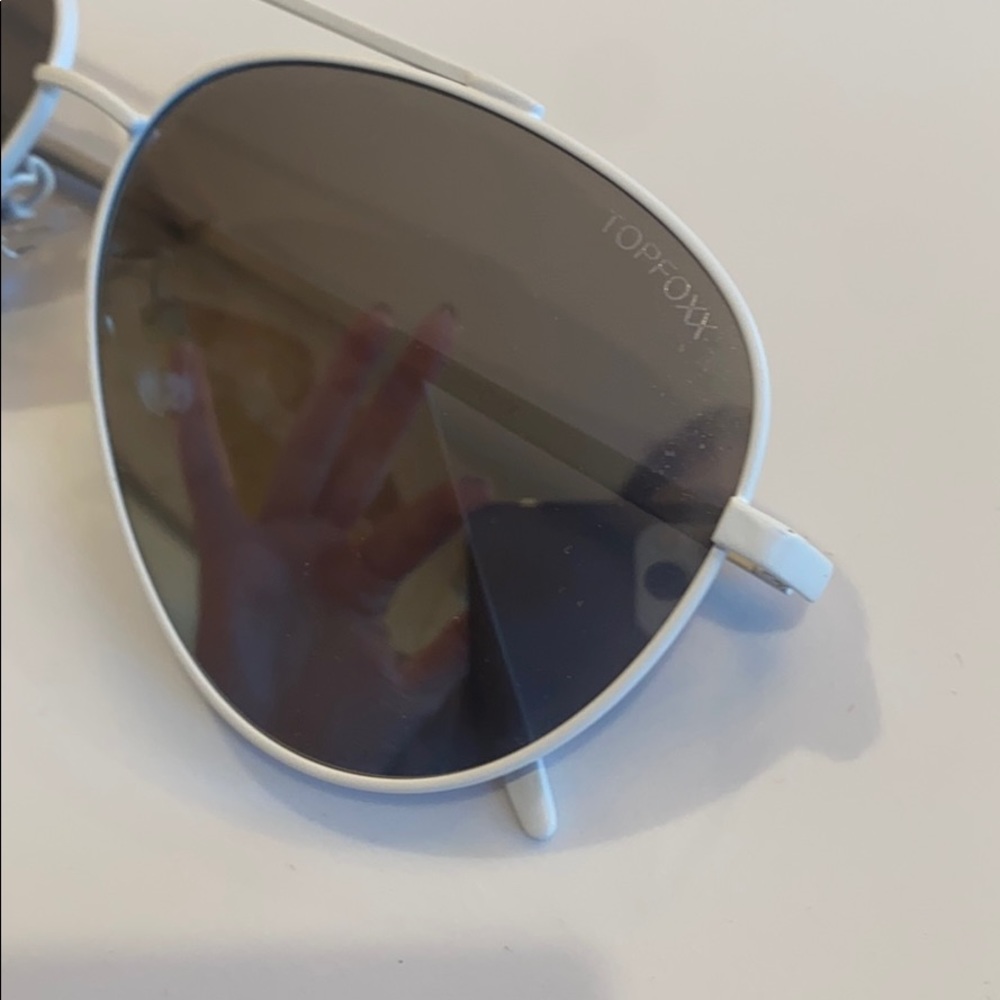 White Frame aviator sunglasses - Picture 3 of 5